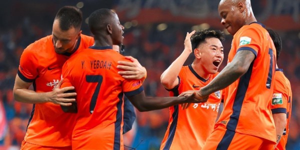 连胜海牛来袭！国安高位逼抢有风险，林良铭回左路，右路双快齐发