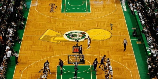 FB体育登录入口-怀旧经典！NBA官方分享2005年-2009年总决赛金杯LOGO地板