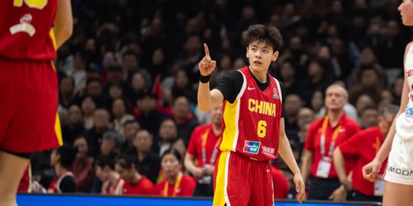 FB体育app下载-球员也需要生活！杨力维怒斥大集训弊端 宫鲁鸣和篮协会改变吗